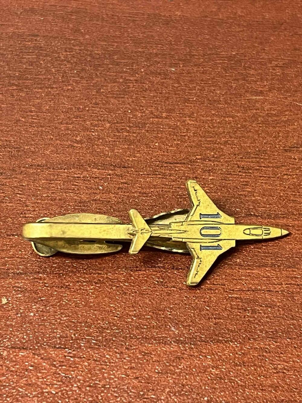 Hickok 101 fighter jet tie tack